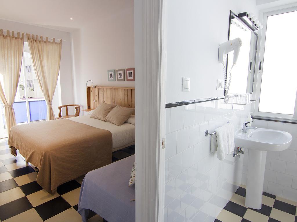 Hotel Finlandia マルベーリャ 部屋 写真